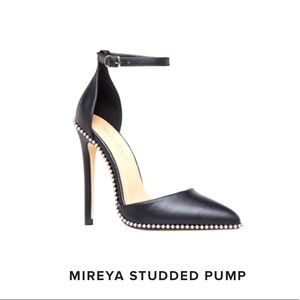 Mireya Studded Pump